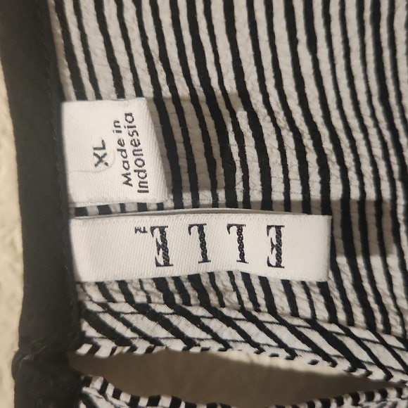 ELLE top - Picture 5 of 8